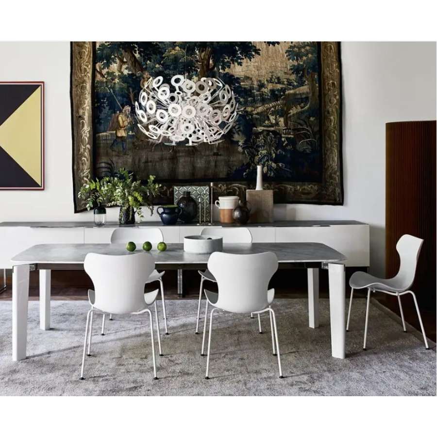 Oskar Table