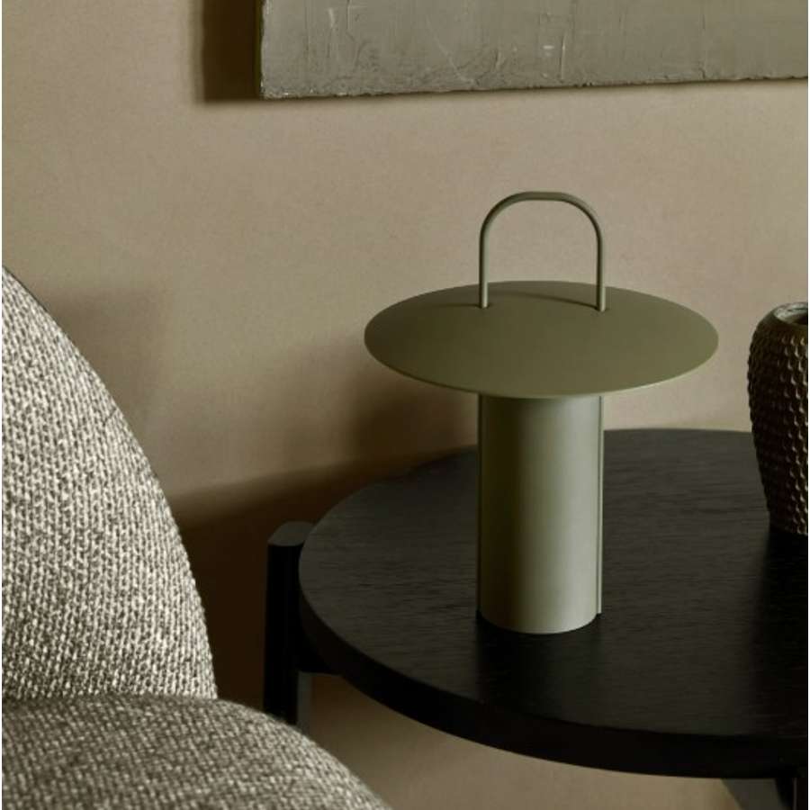 Ray Table Lamp