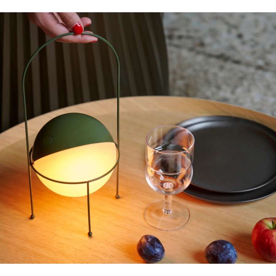 Madco Cordless LED Table Lamp