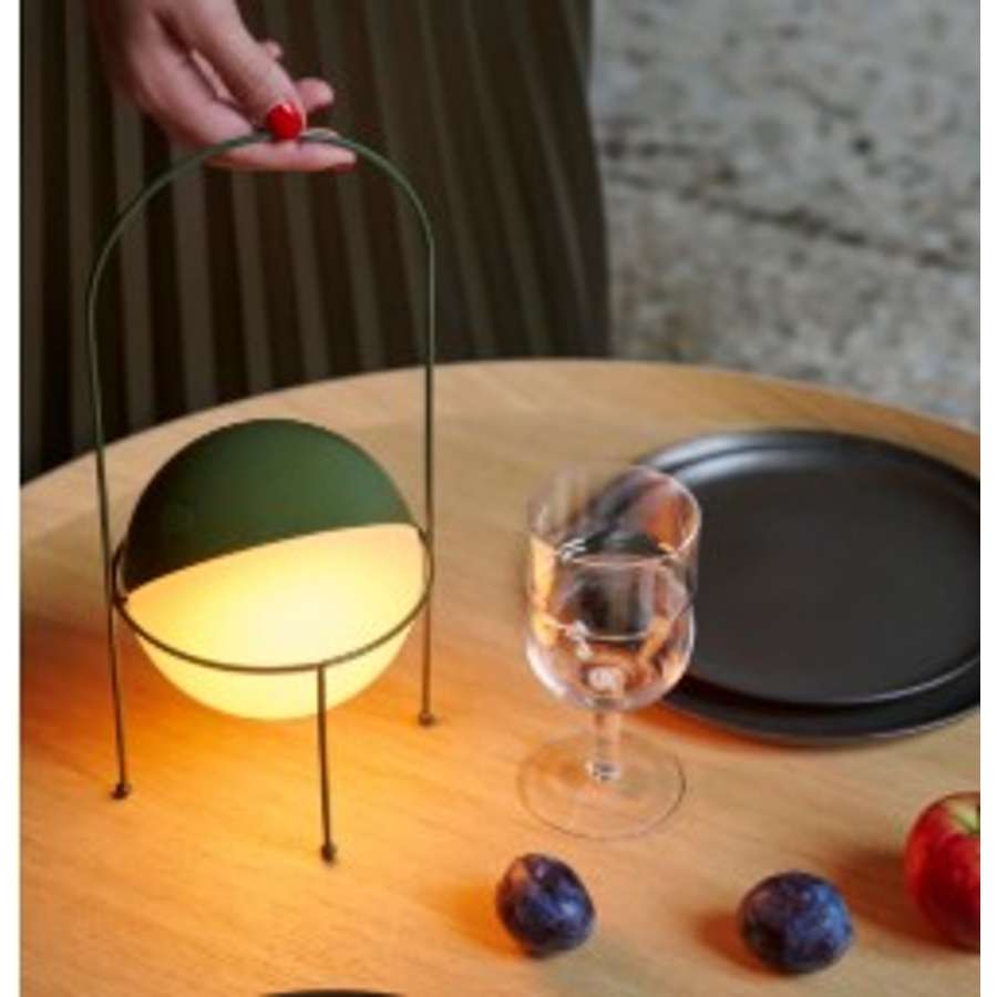 Madco Cordless LED Table Lamp