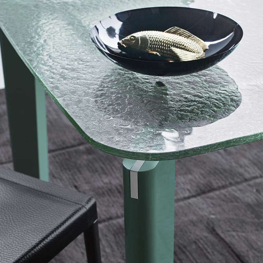 Oskar Table