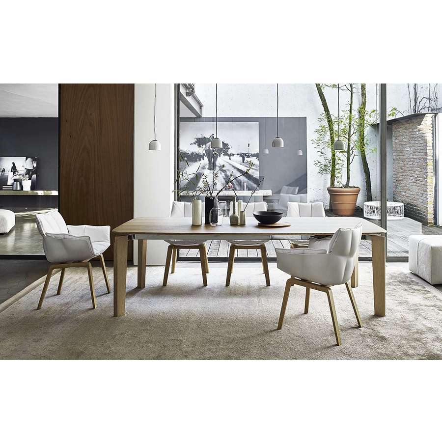 Oskar Table
